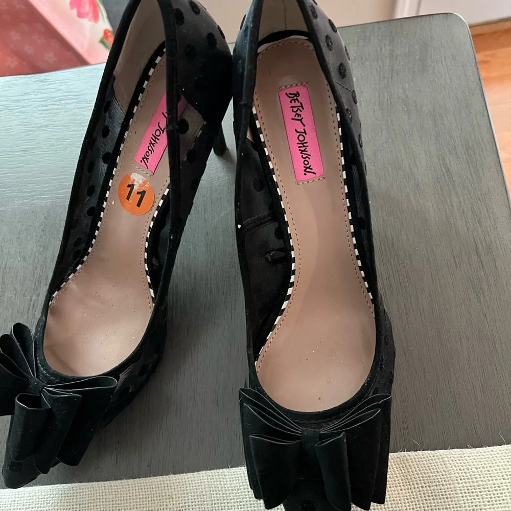 Black Betsey Johnson heels - Picture 1 of 3